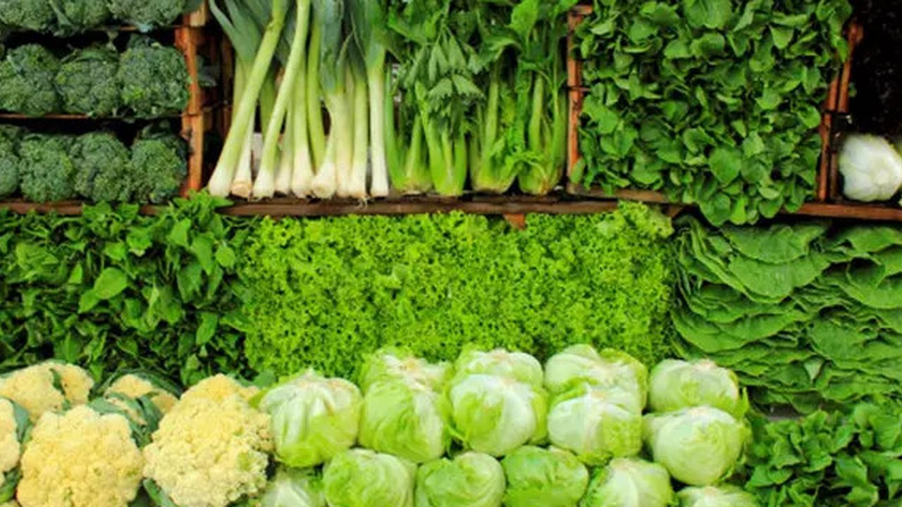 ilustrasi makan sayuran/Photo by Oleg Magni from Pexels