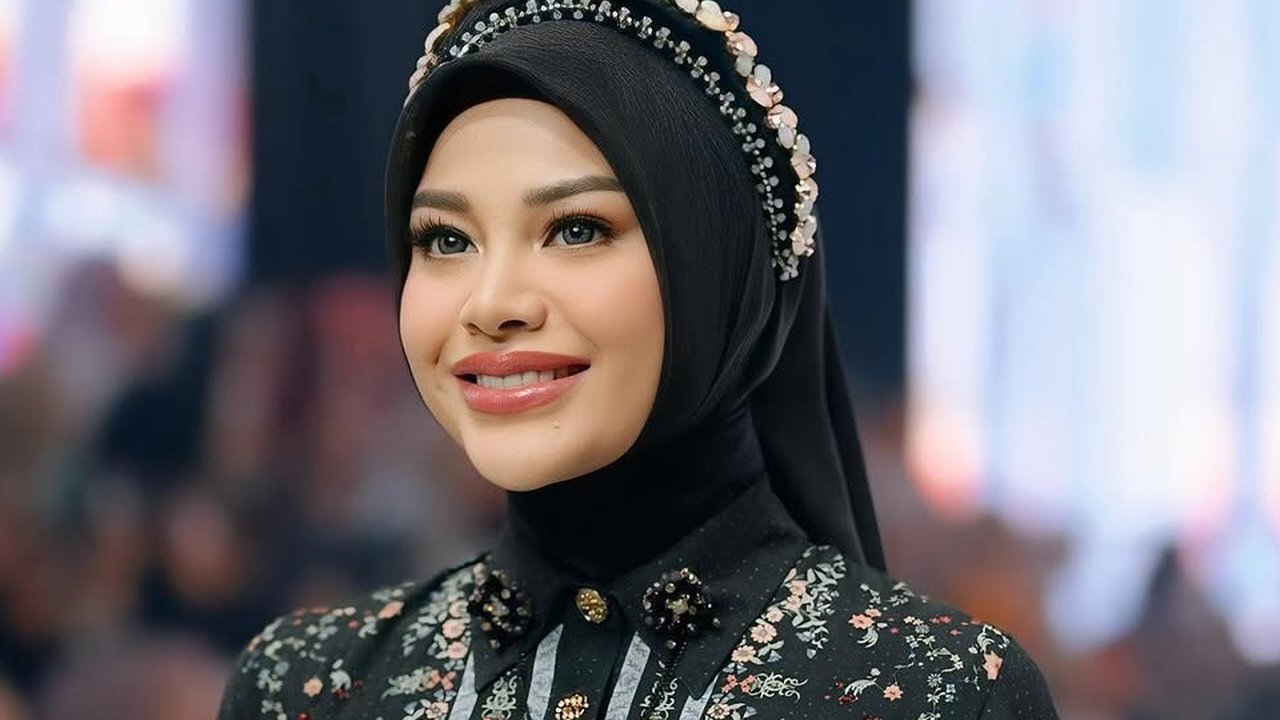 Potret Aurel Hermansyah Melenggang di Catwalk, Tampil Anggun dan Makin Langsing Bak Masih Gadis