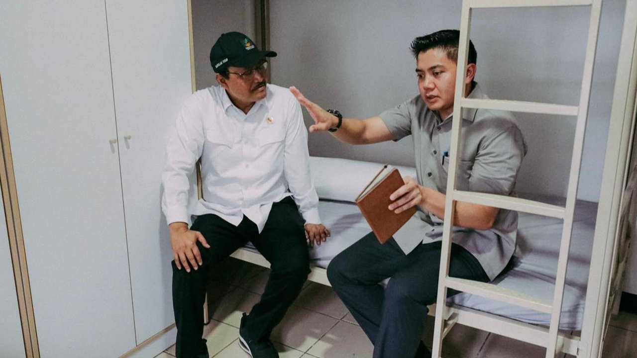 Mensos dan Seskab Teddy Tinjau Sekolah Rakyat di Bekasi, Beroperasi Juli 2025