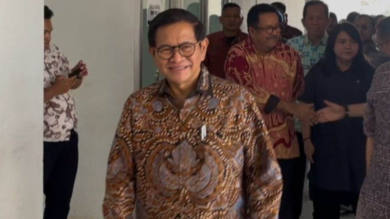 Gubernur DKI Jakarta, Pramono Anung, berkomitmen merealisasikan 40 program prioritas atau 'quick wins' dalam 100 hari kerja, termasuk pemutihan ijazah dan peningkatan layanan KJP.