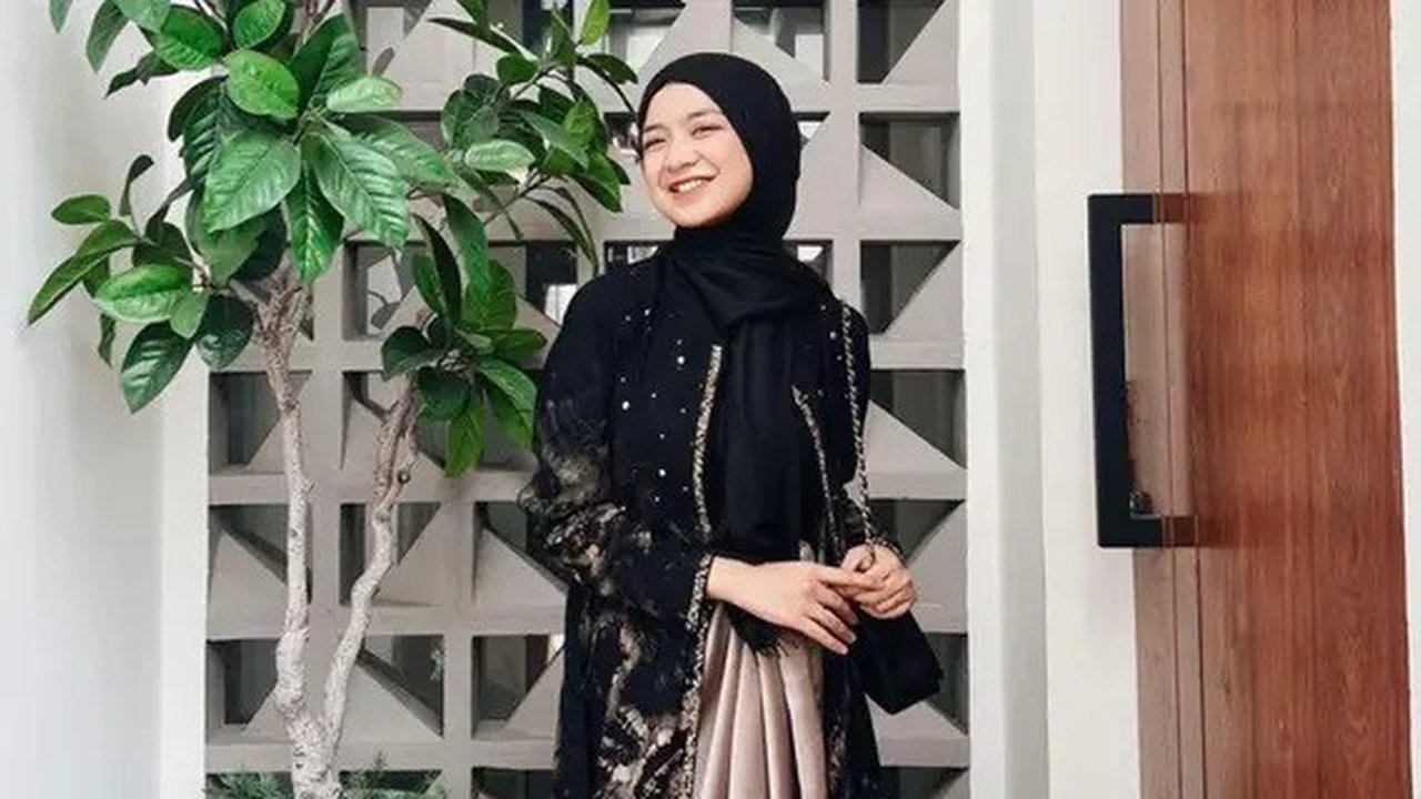 Pilihan Model Atasan Brokat Terbaru untuk Lebaran (credit:instagram Nashwa Zahira)