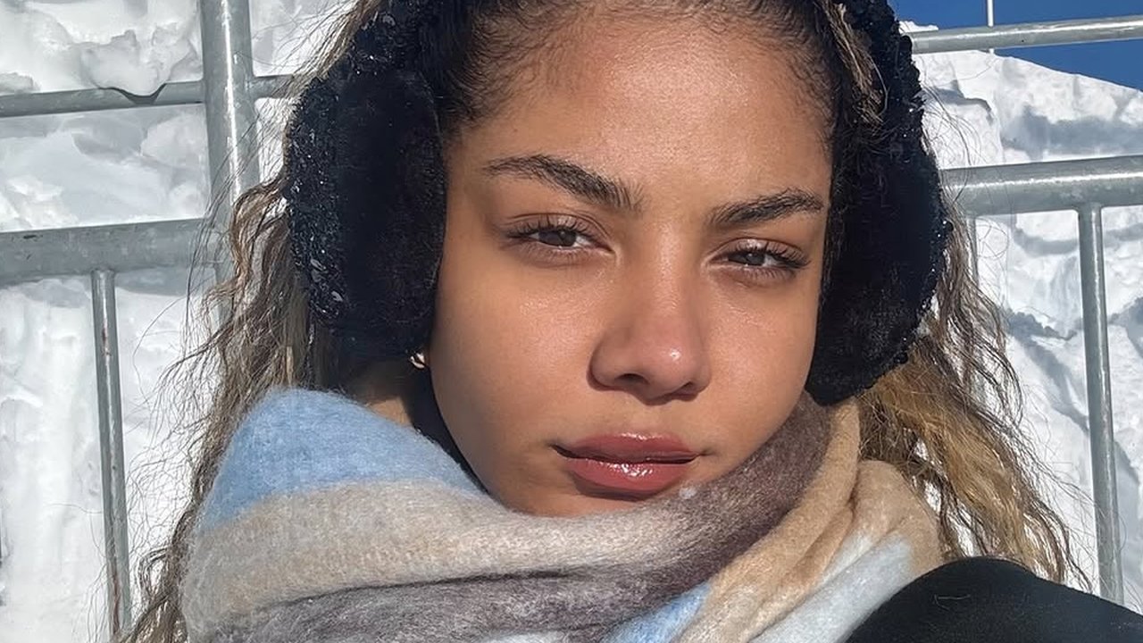 7 Potret Zsa Zsa Utari di Switzerland, Salfok Dengan Hidung Mancung yang Memerah