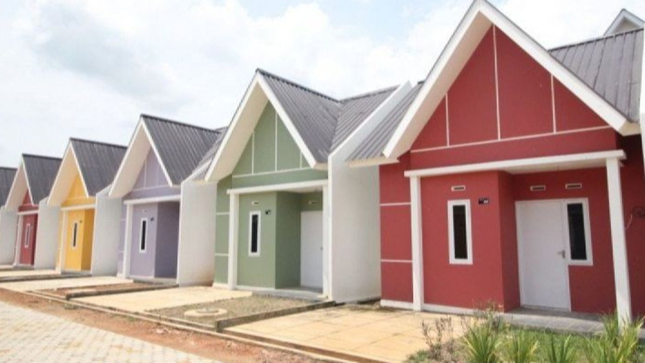 Kementerian Perumahan Rakyat dan Bank Dunia jajaki kerja sama untuk percepatan pembangunan 3 juta rumah bagi rakyat Indonesia, fokus pada penyediaan lahan, perizinan, dan konstruksi.
