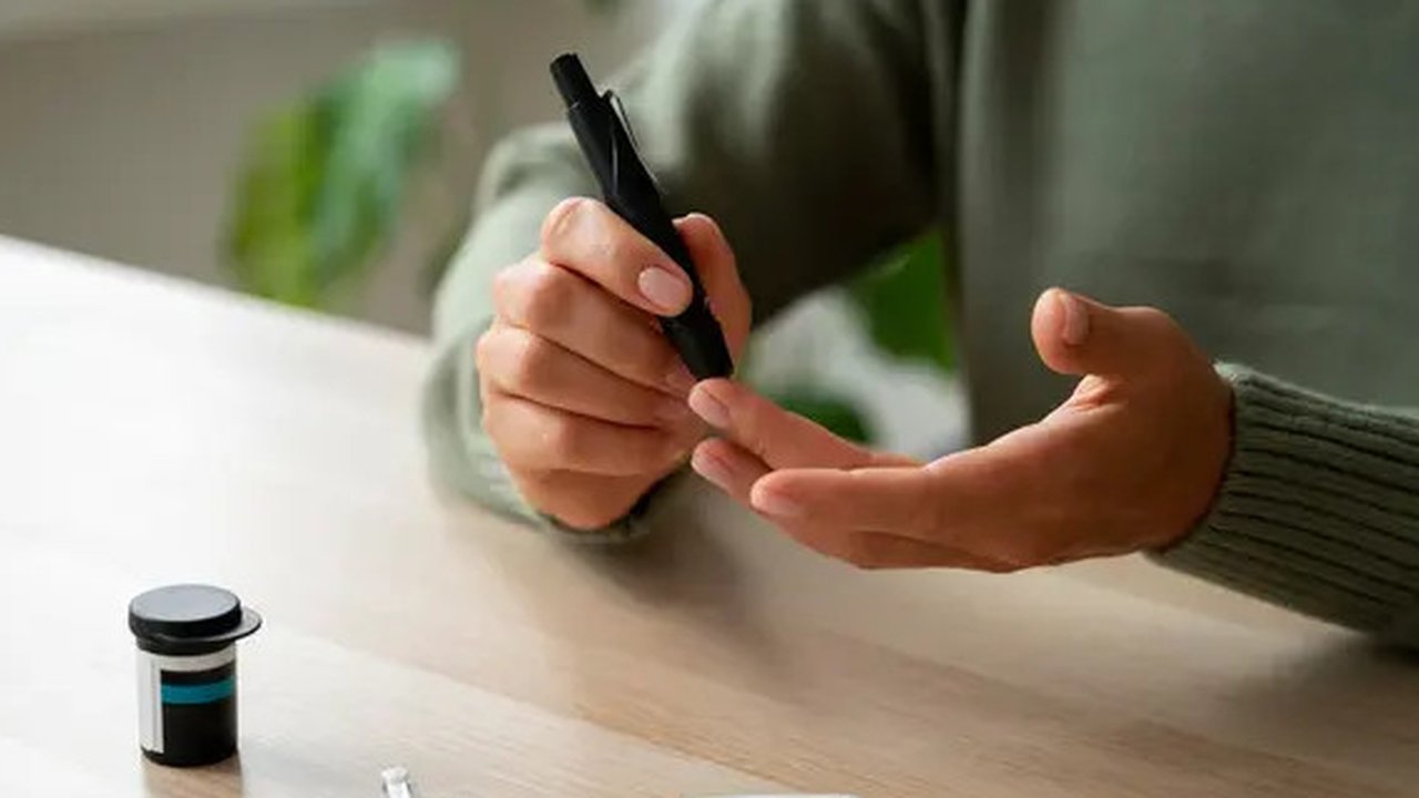 Kenali beberapa faktor penyebab diabetes dan cara mengendalikannya. (Sumber: Freepik).