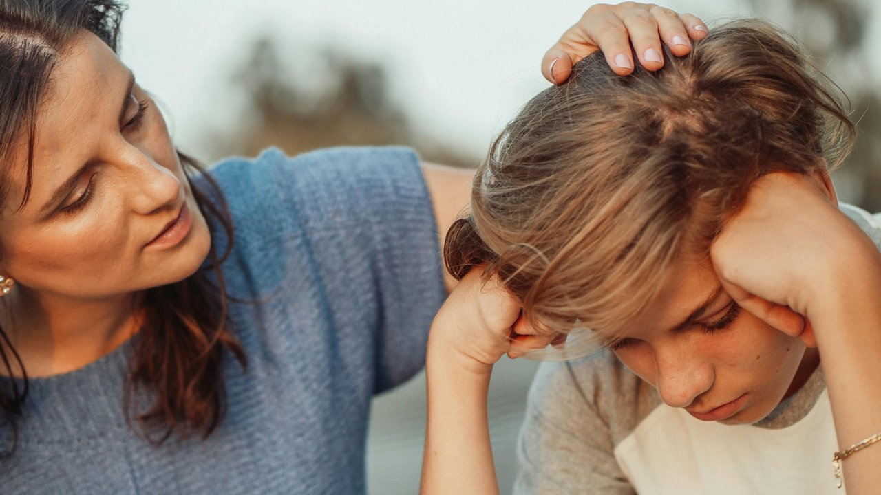 Sampaikan pesan dengan jelas tanpa harus bertele-tele, karena anak remaja laki-laki tidak menyukai hal itu. (Foto:Pexels/Kindel Media)