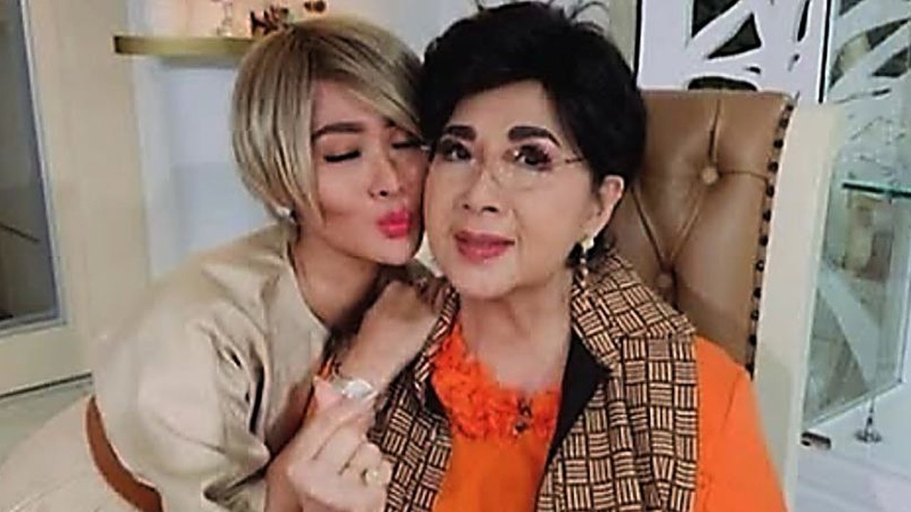 Inul Daratista Ungkap Kisah Haru: Titiek Puspa Pernah Bantu Lunasi Cicilan Rumah dan Sudah Dianggap Seperti Cucu Sendiri