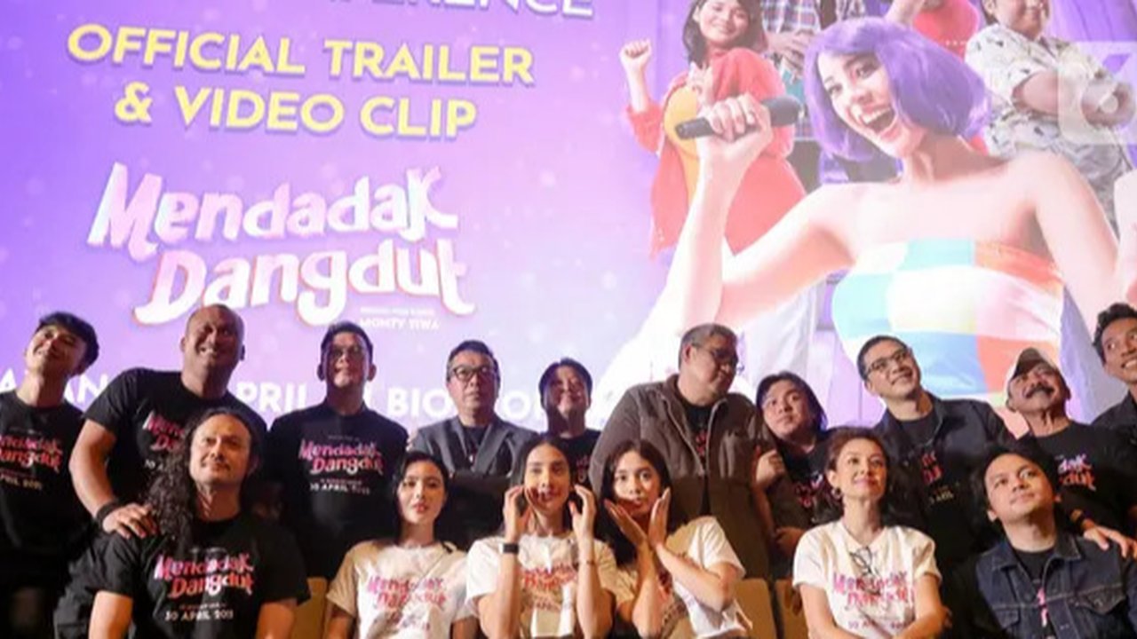 Tangkapan layar instagram @sinemart_ph yang merilis poster dari film Mendadak Dangdut. (Instagram/sinemart_ph)