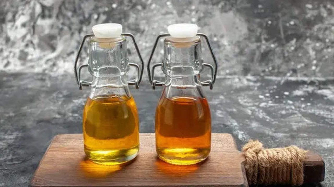 Tips cerdas membuang sisa minyak goreng yang ramah lingkungan. (Foto: Freepik/KamranAydinov)