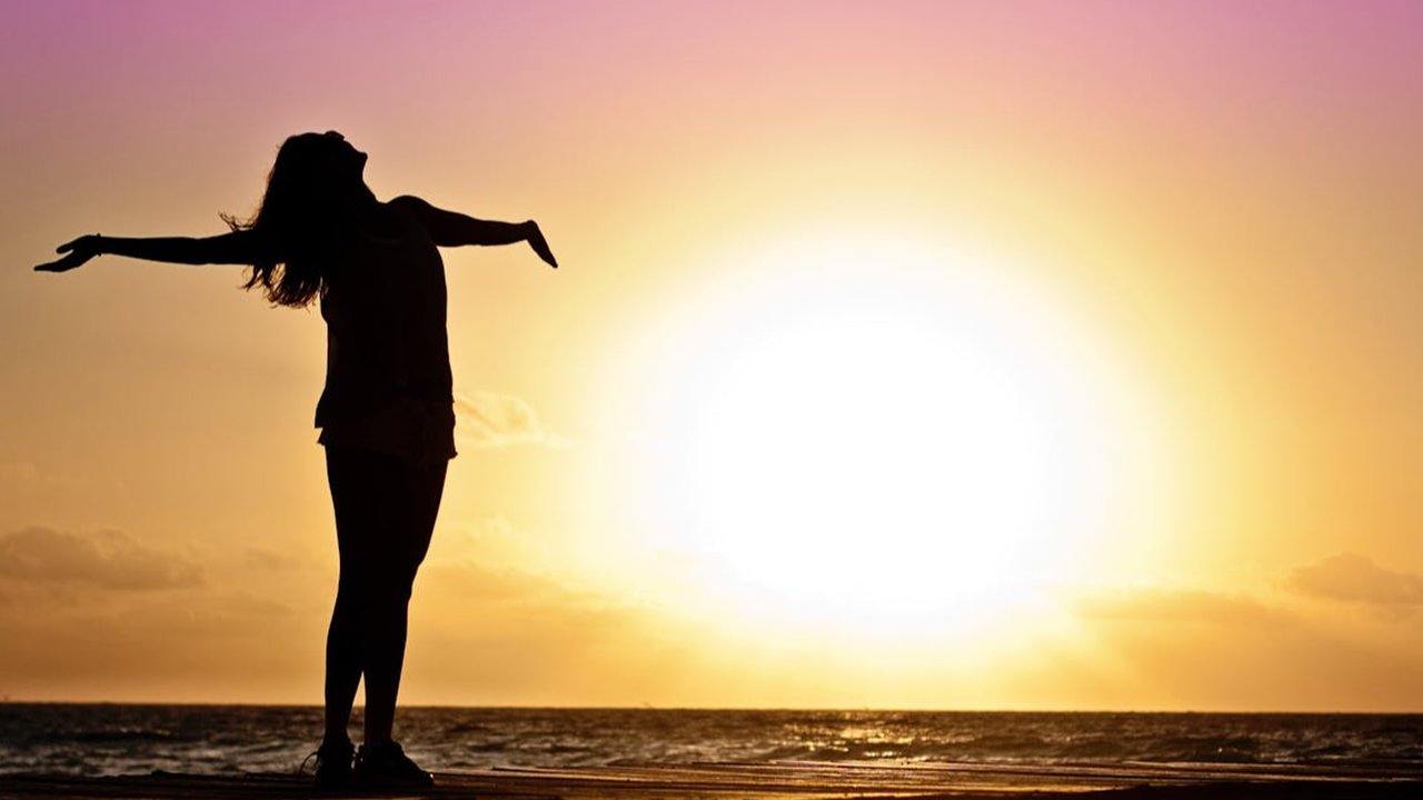 Ilustrasi Seseorang Melepas Tekanan