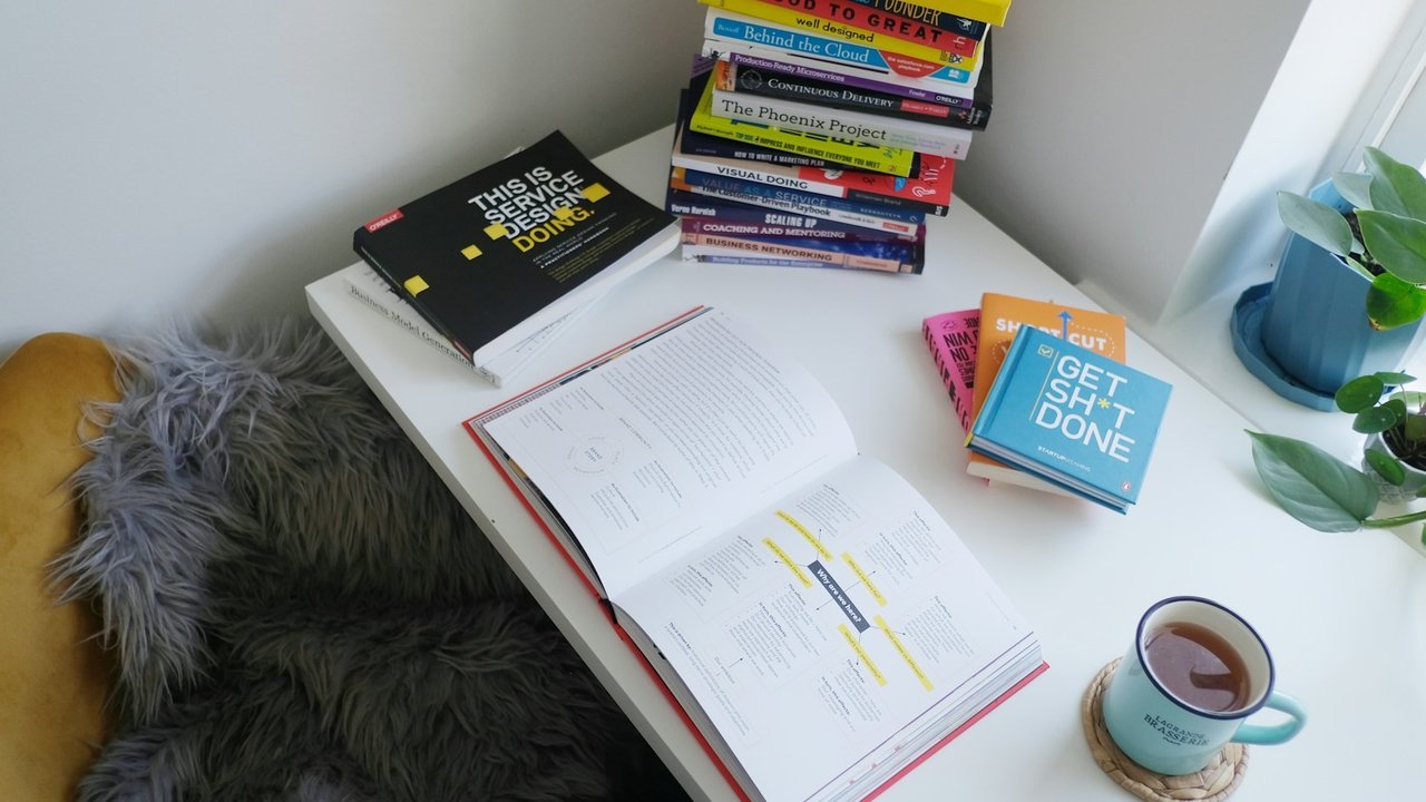 meja belajar minimalis