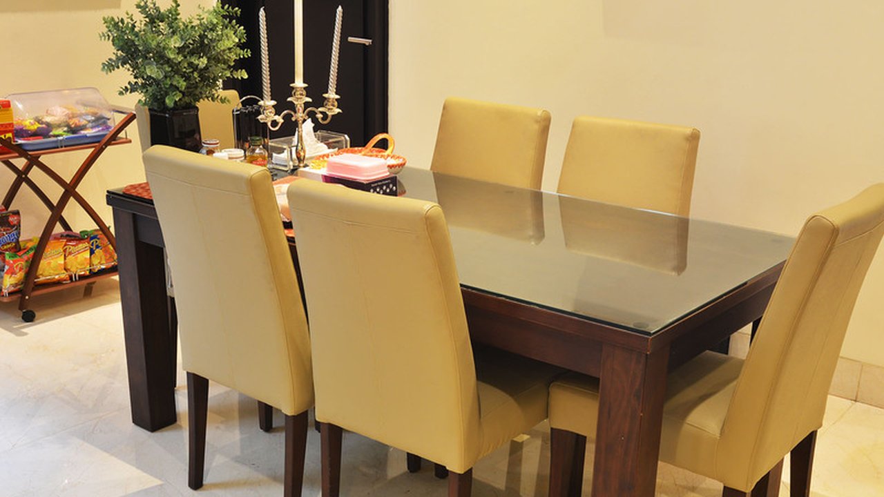 Rumah Selebriti magdalena, ruang makan& meja makan