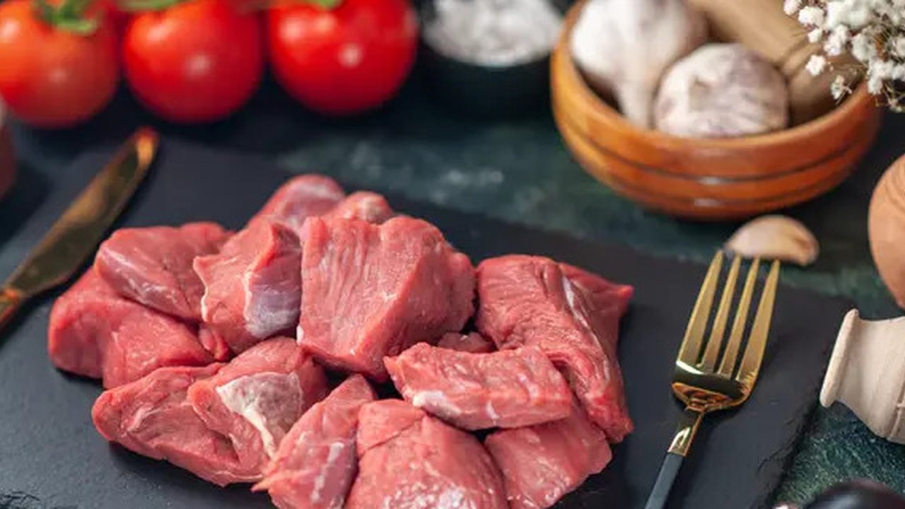 Daging Sapi (Foto: Freepik/mdjaff)