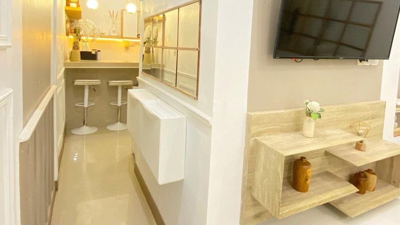 Meja ala Bar Jadi Sekat Dapur Keren, Bisa Ditiru di Rumah