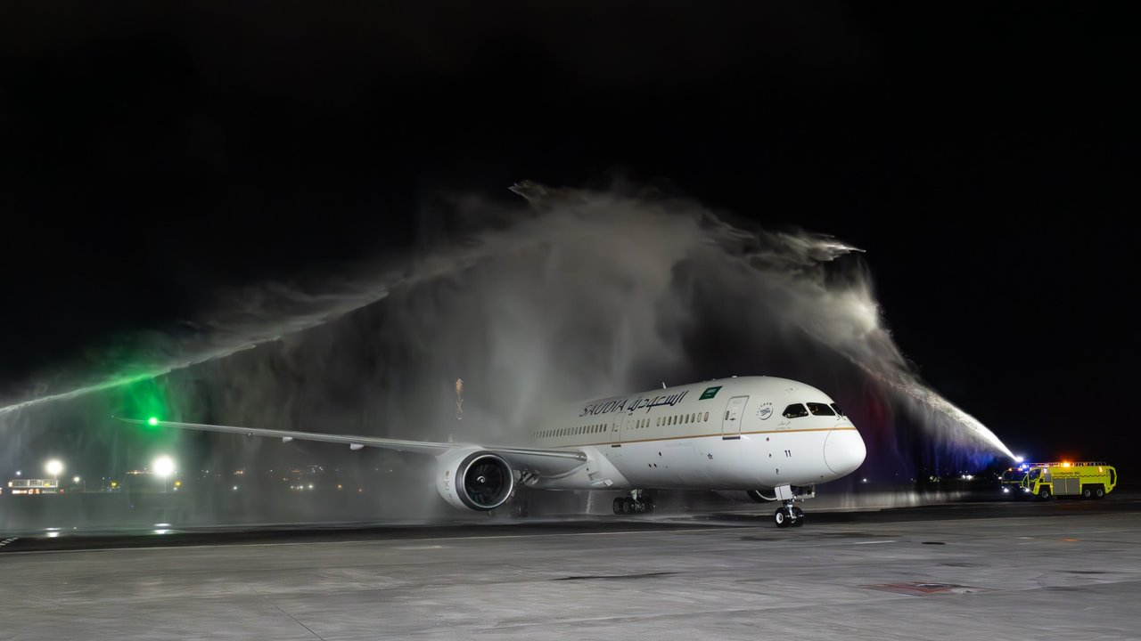 Penerbangan Internasional Saudia Airlines Tiba di Bali, Ini Dukungan dari EMTEK Group