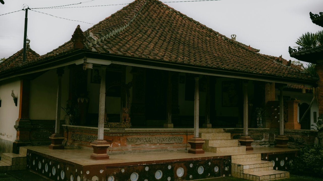 Ilustrasi Model Rumah Adat Jawa Tengah