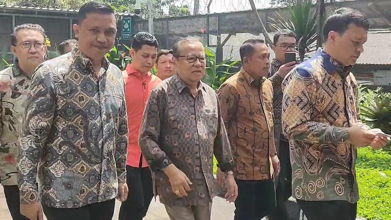 Daum Palem, Kado Khusus Kardinal Suharyo untuk Perayaan Paskah Hasto di Rutan KPK