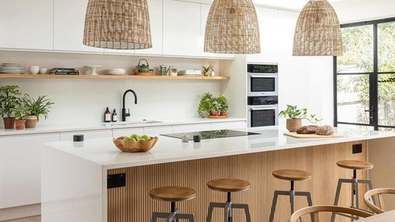 Dapur Minimalis Gaya Scandinavian Chic (Credit: Pinterest/Lynn Clark)