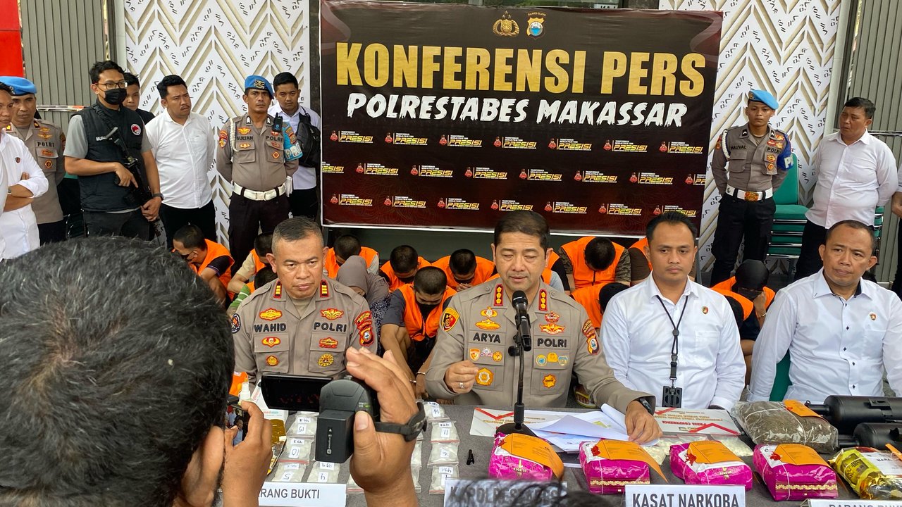 Dua Polisi di Makassar Terlibat Jaringan Narkoba Dipecat Tidak Hormat