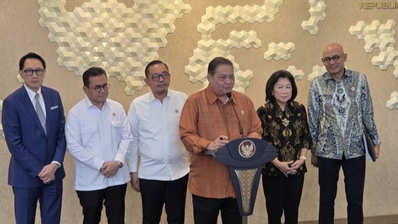 VIDEO: Prabowo Kirim Tim Negosiasi ke AS, Sri Mulyani - Menlu Ujung Tombak Lobi Tarif Impor Trump