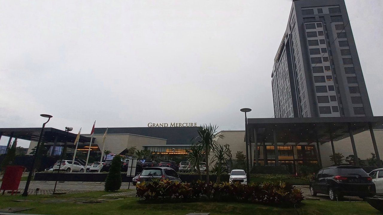 Ilustrasi Golden Tulip Holland Resort Batu