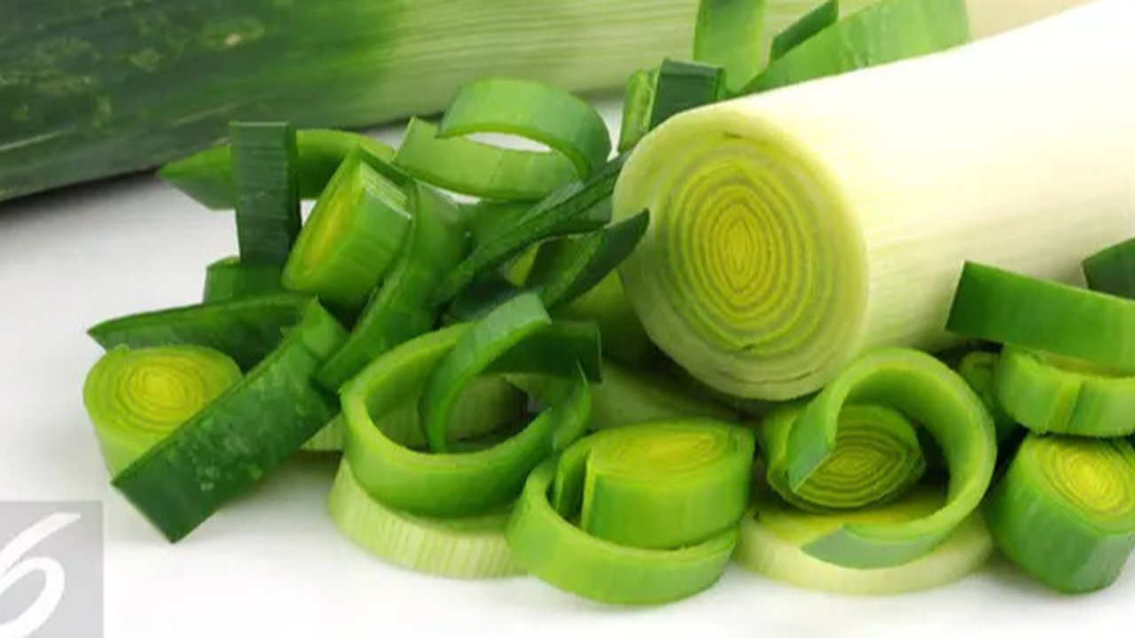 Ilustrasi Foto Daun Bawang (iStockphoto)