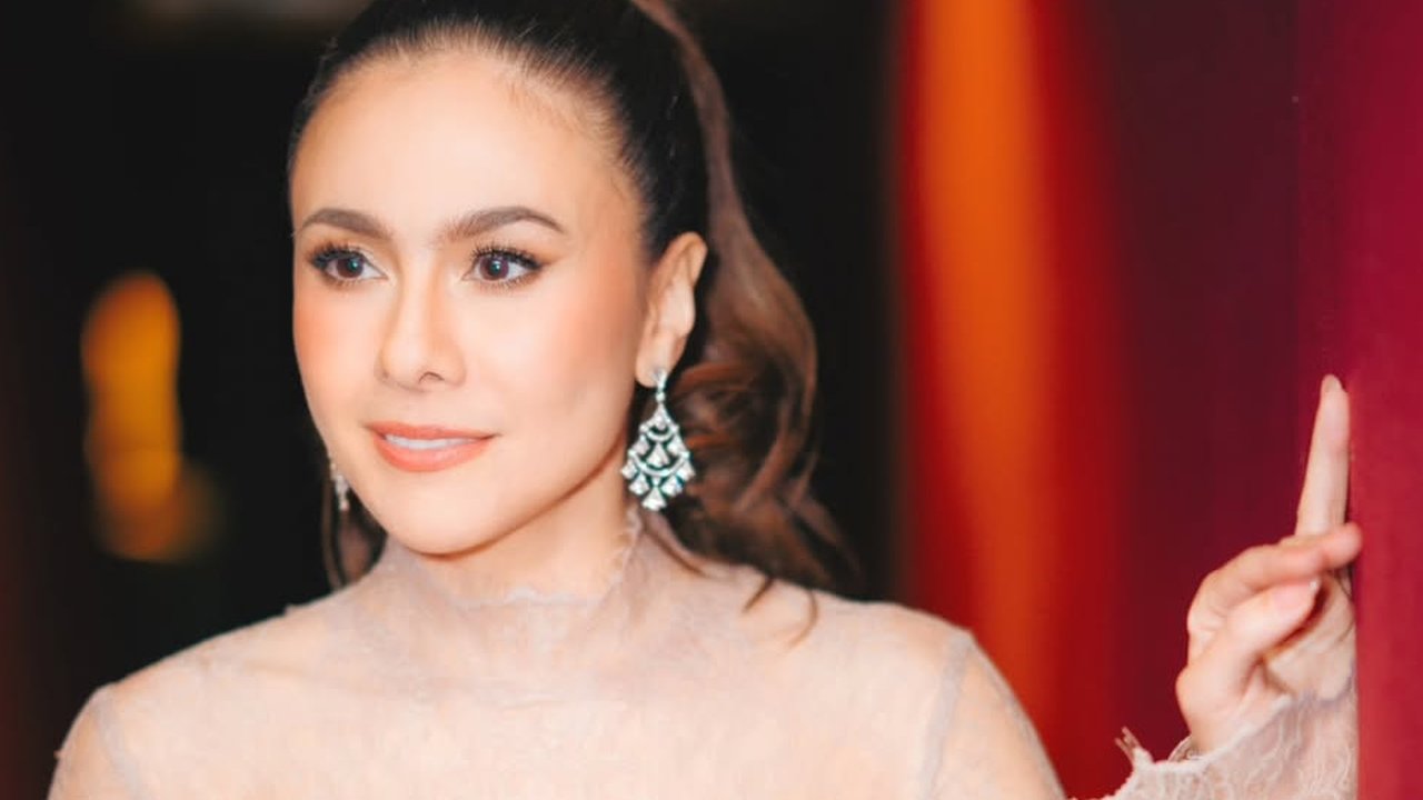 Ulang Tahun ke-44, Ini 6 Potret Cantik Wulan Guritno yang Wajah dan Vibenya Selalu Muda