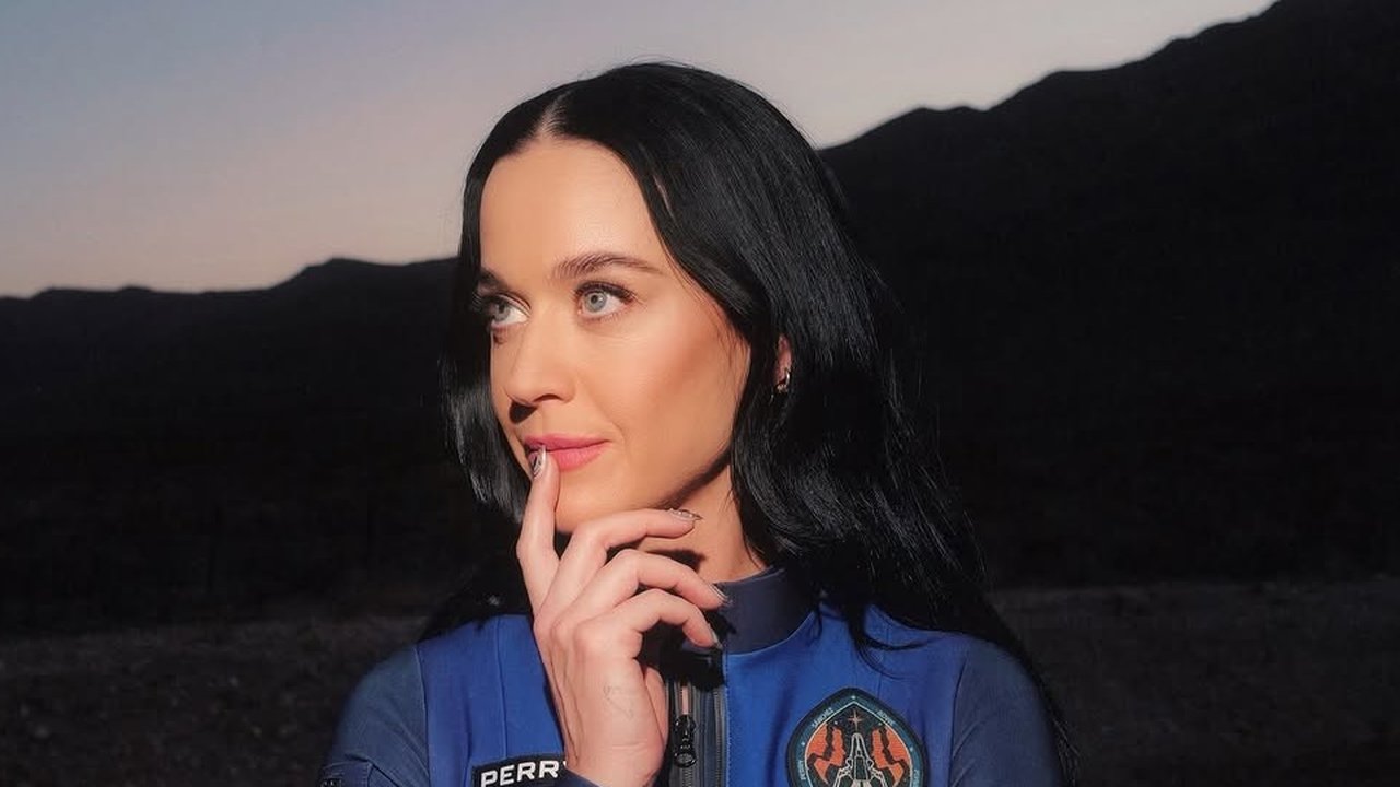 Wujudkan Mimpi Masa Kecil, Potret Bahagia Katy Perry 'Room Tour' Kapsul yang Akan Membawanya Terbang ke Luar Angkasa