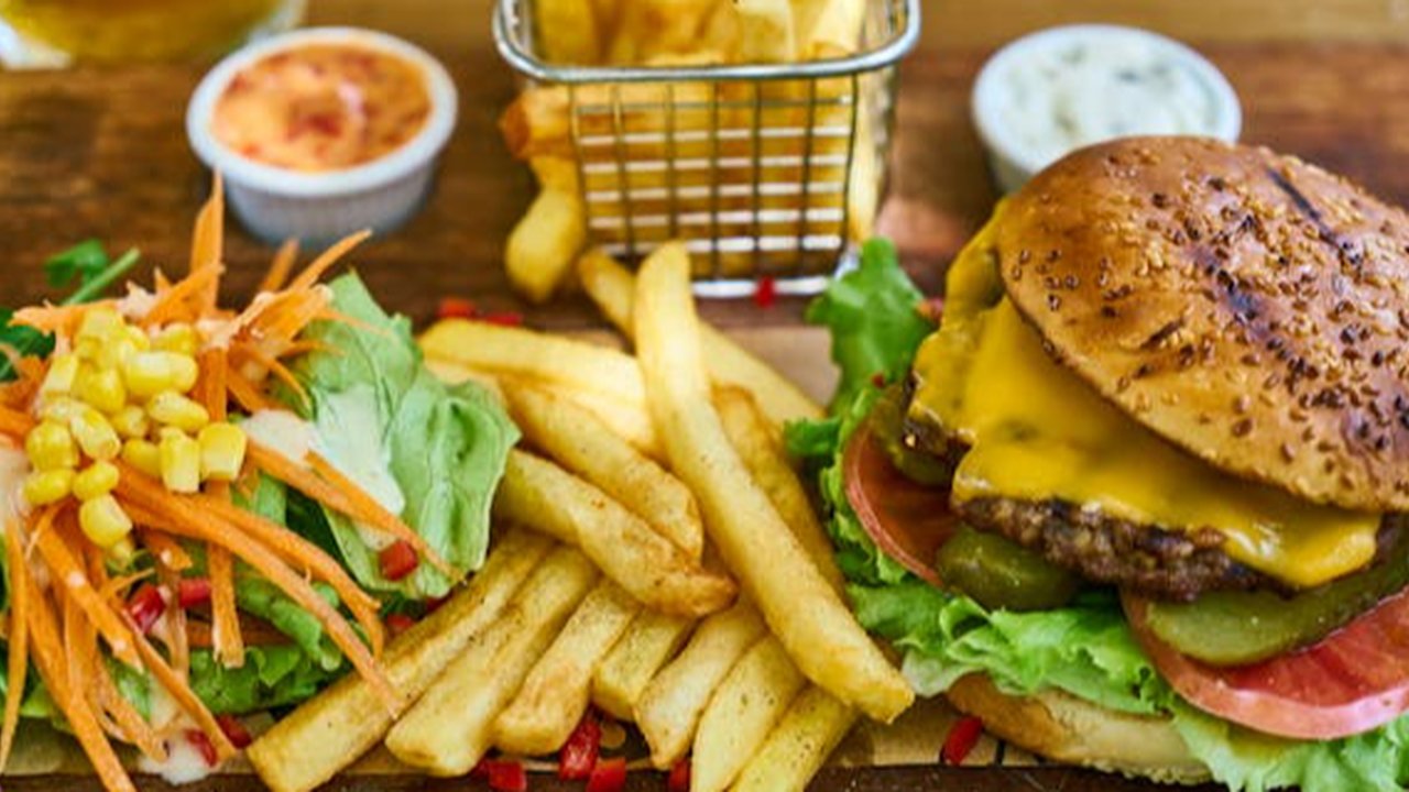 Dietmu Mandek? Mungkin Karena Masih Konsumsi 7 Makanan Ini