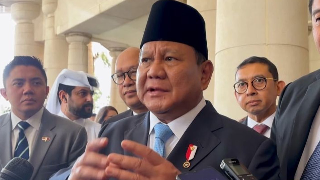 Presiden Prabowo Subianto mengumumkan komitmen investasi senilai US$ 2 miliar dari Qatar untuk Danantara, sebuah dana bersama Indonesia-Qatar yang akan mendukung pembangunan proyek-proyek strategis nasional.