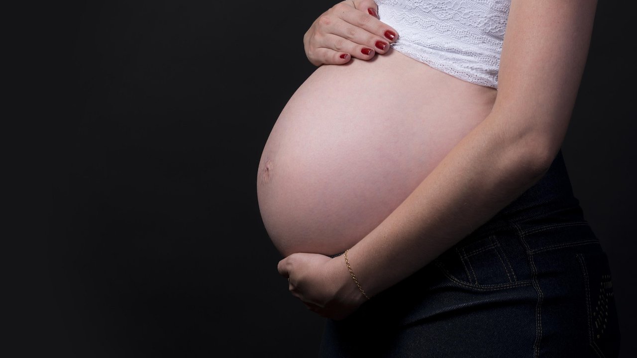 ilustrasi kulit kencang saat hamil