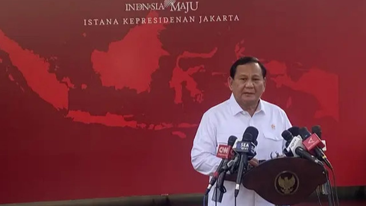 Presiden Prabowo Subianto bertemu mahasiswa Indonesia yang tengah menempuh pendidikan di Universitas Al-Azhar, Kairo, Mesir, Rabu, 18 Desember 2024. (Dok: Biro Pers)