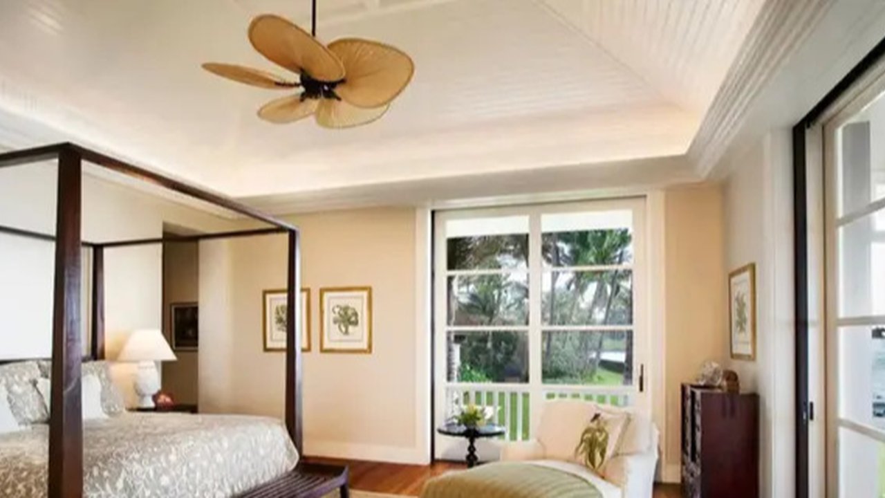 Plafon minimalis untuk rumah kecil (Foto: Pixologic Interior on Pinterest)