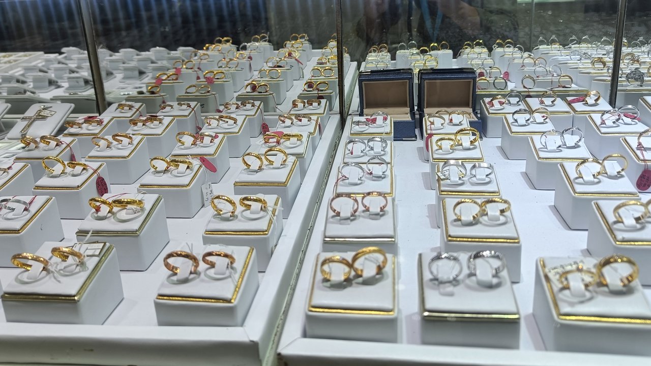 Alasan Kenapa Emas Sangat Berharga dan Jadi Simbol Kekayaan dan Status Sosial