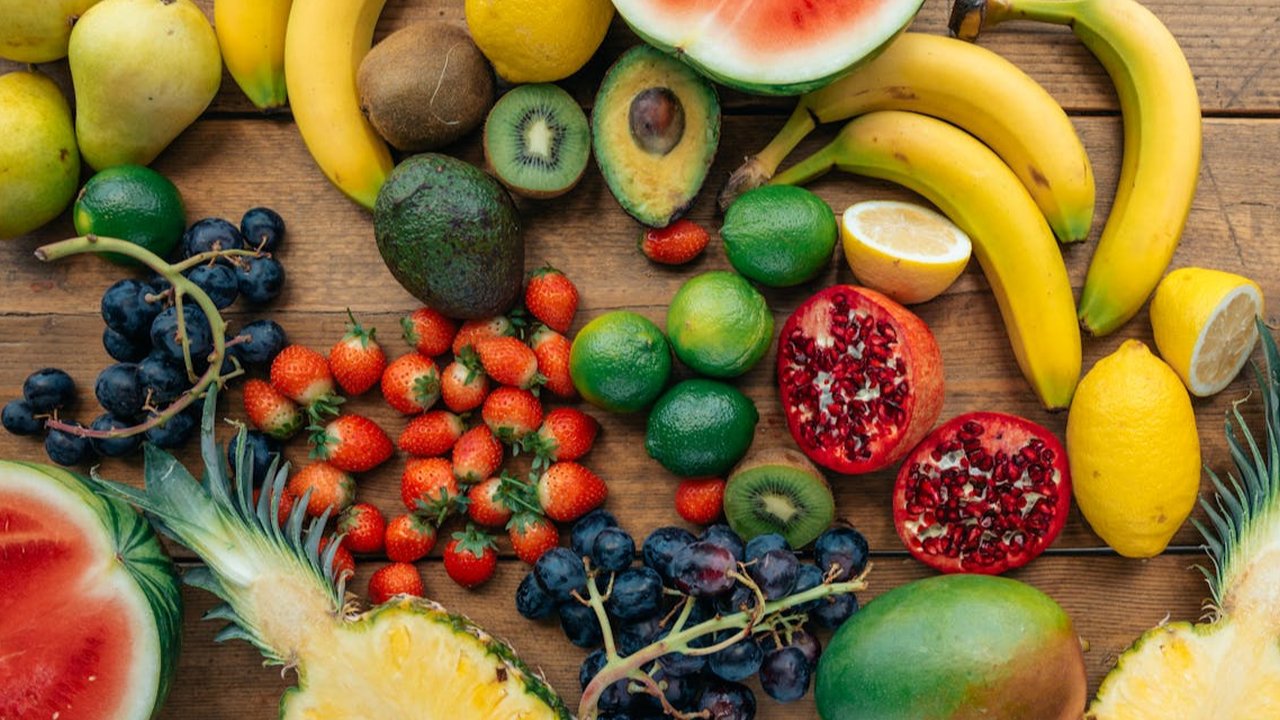 Ilustrasi Buah-Buahan untuk Diet