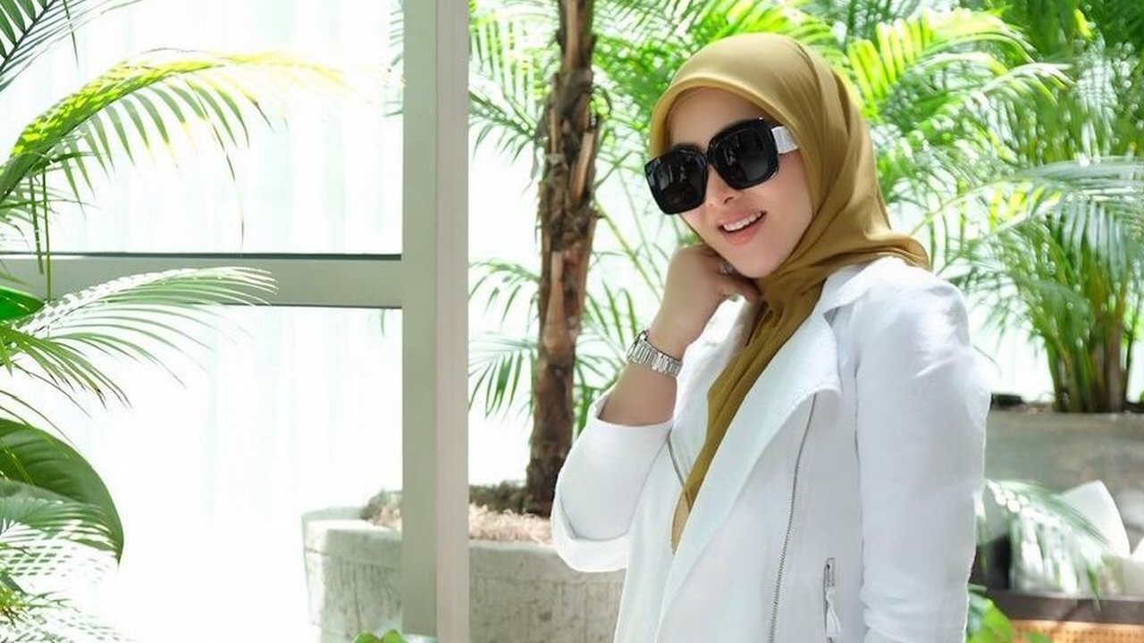 Jalani Puasa Ramadan di Singapura, Perut Syahrini Bikin Salfok, Hamil?