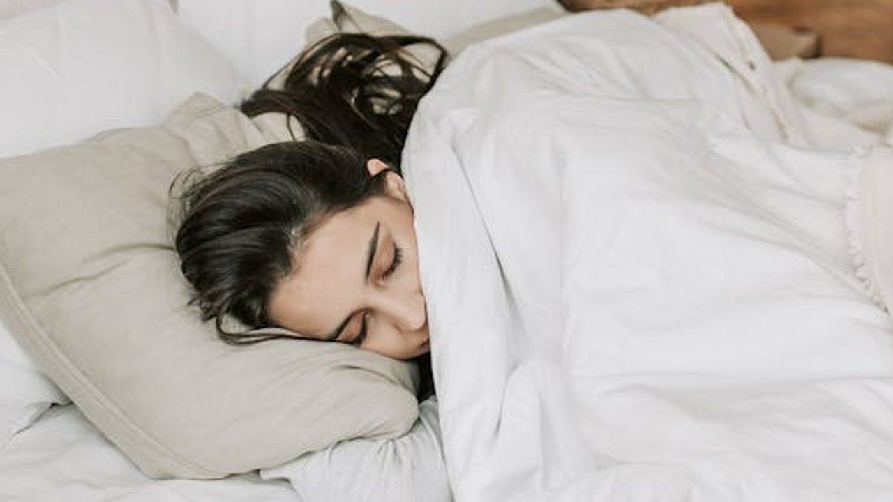 Hindari Sebelum Tidur! Ini 7 Makanan Pengganggu Kualitas Istirahat