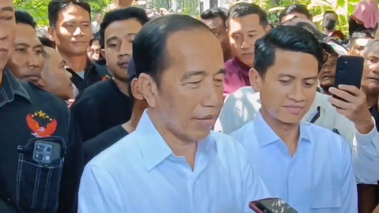 Jokowi respons demo soal ijazah palsu