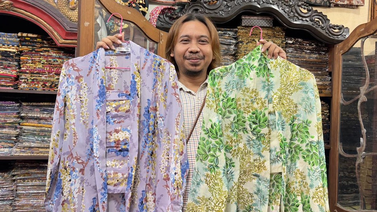 Chandra Pemilik Kios Kebaya Nenek Pasar Beringharjo