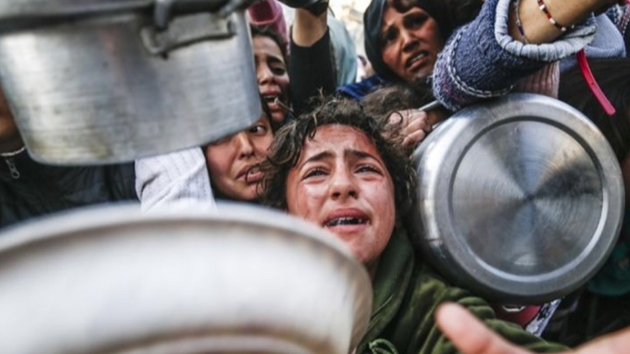 Israel kembali meluncurkan serangan ke Jalur Gaza pada Selasa (18/3) dini hari setelah gencatan senjata fase pertama berakhir. (Bashar TALEB/AFP)