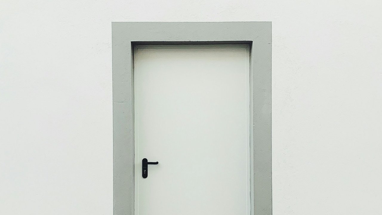 ilustrasi pintu minimalis