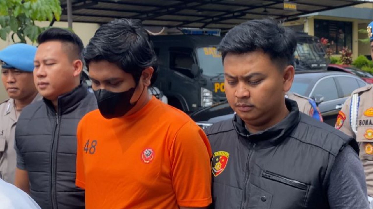 Berbaju Tahanan, Ini Tampang Dokter Kandungan di Garut yang Lecehkan Pasien