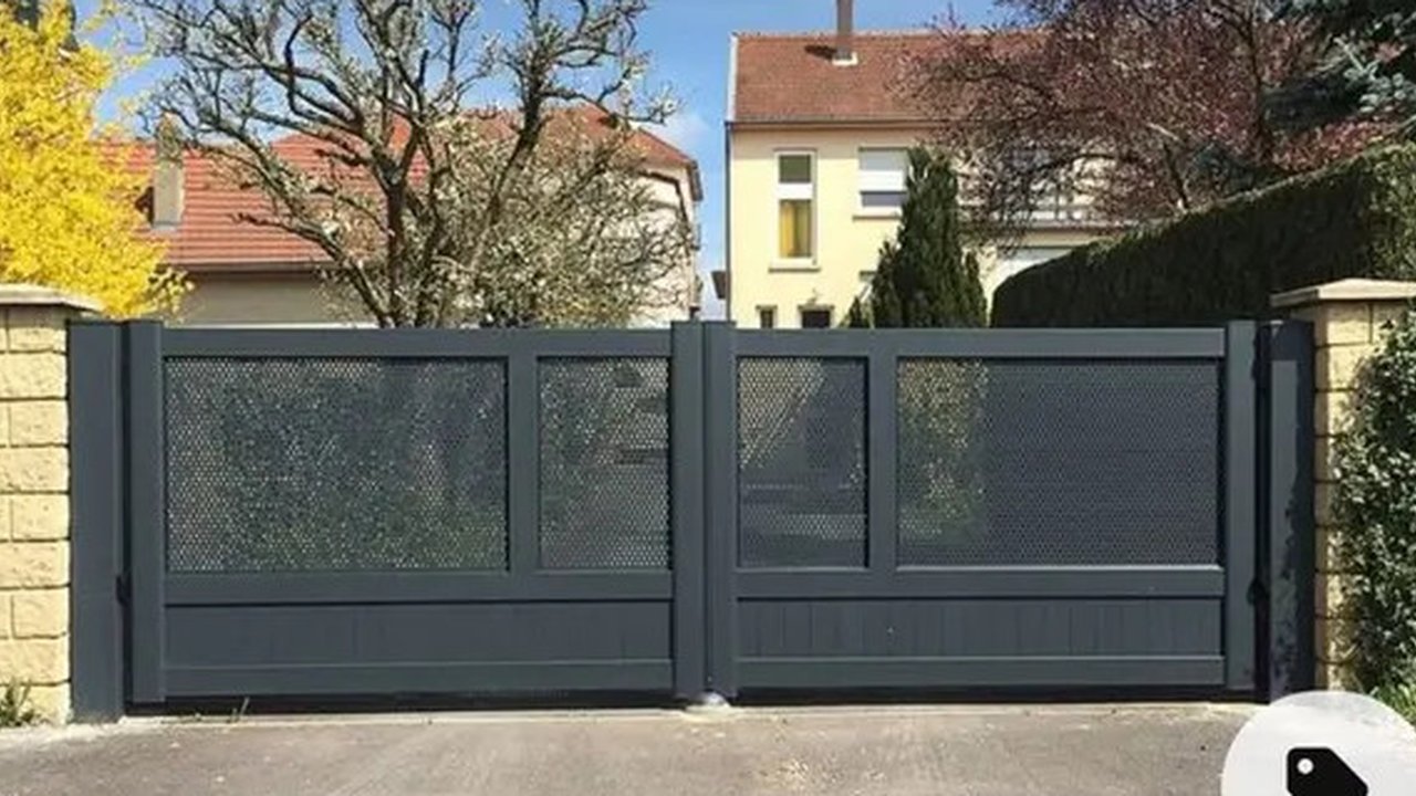 Model Pagar Besi Ala Rumah Industrial yang Unik dan Estetik (Foto: Butch Domingo on Pinterest)