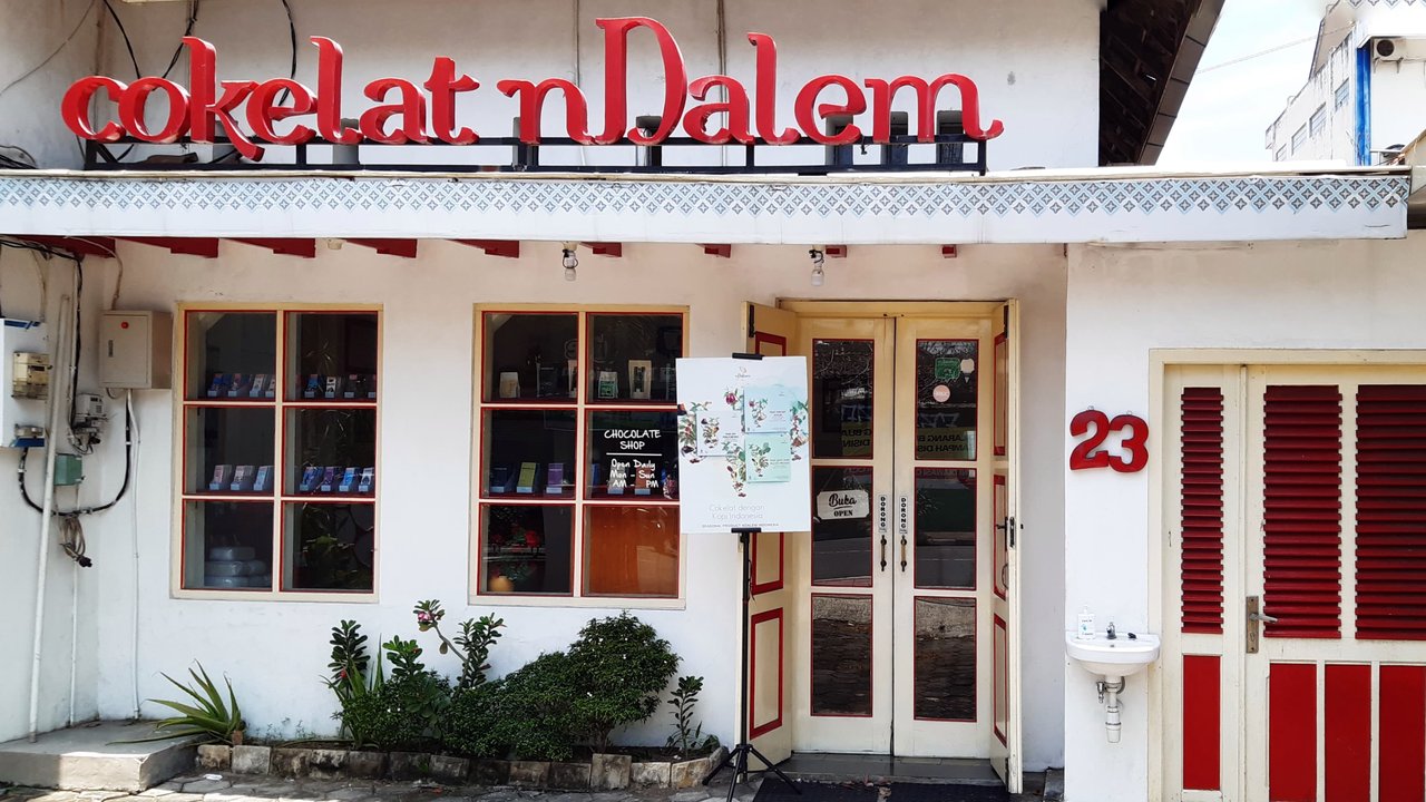 Store Cokelat nDalem yang terletak di Jalan Bhayangkara No.23, Ngampilan, Kota Yogyakarta.