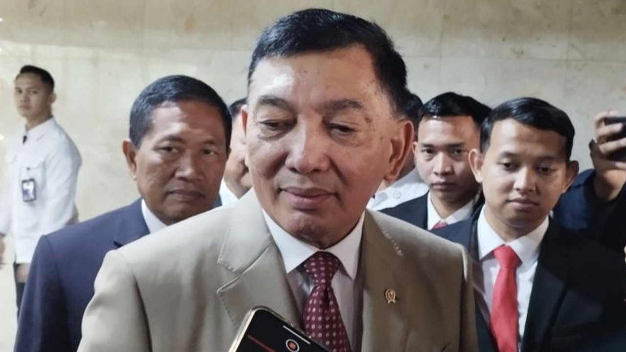 Menteri Pertahanan Sjafrie Sjamsoeddin meninjau fasilitas Rindam XV/Pattimura di Ambon dan meminta percepatan perbaikan untuk mendukung kinerja prajurit.