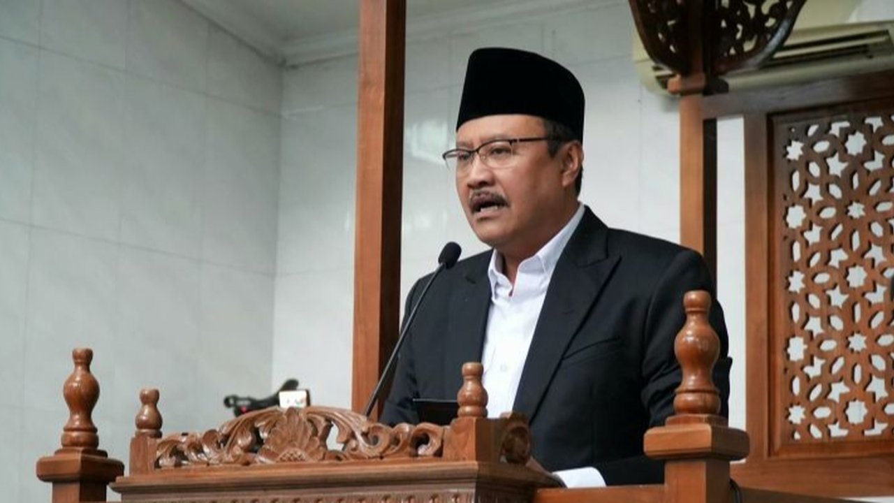 Menteri Sosial Saifullah Yusuf menyampaikan salam dan doa untuk Presiden Prabowo Subianto saat shalat Idul Fitri di Masjid Al Khairat, Jakarta, sembari memastikan layanan Kemensos tetap berjalan selama libur Lebaran.