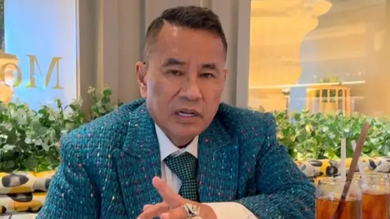 Hotman Paris menyebut 2 opsi dalam pesan terbuka untuk Presiden Jokowi setelah kebijakan pajak hiburan naik 40 hingga 75 persen. Salah satunya, Perpu. (Foto: Dok. Instagram @hotmanparisoff