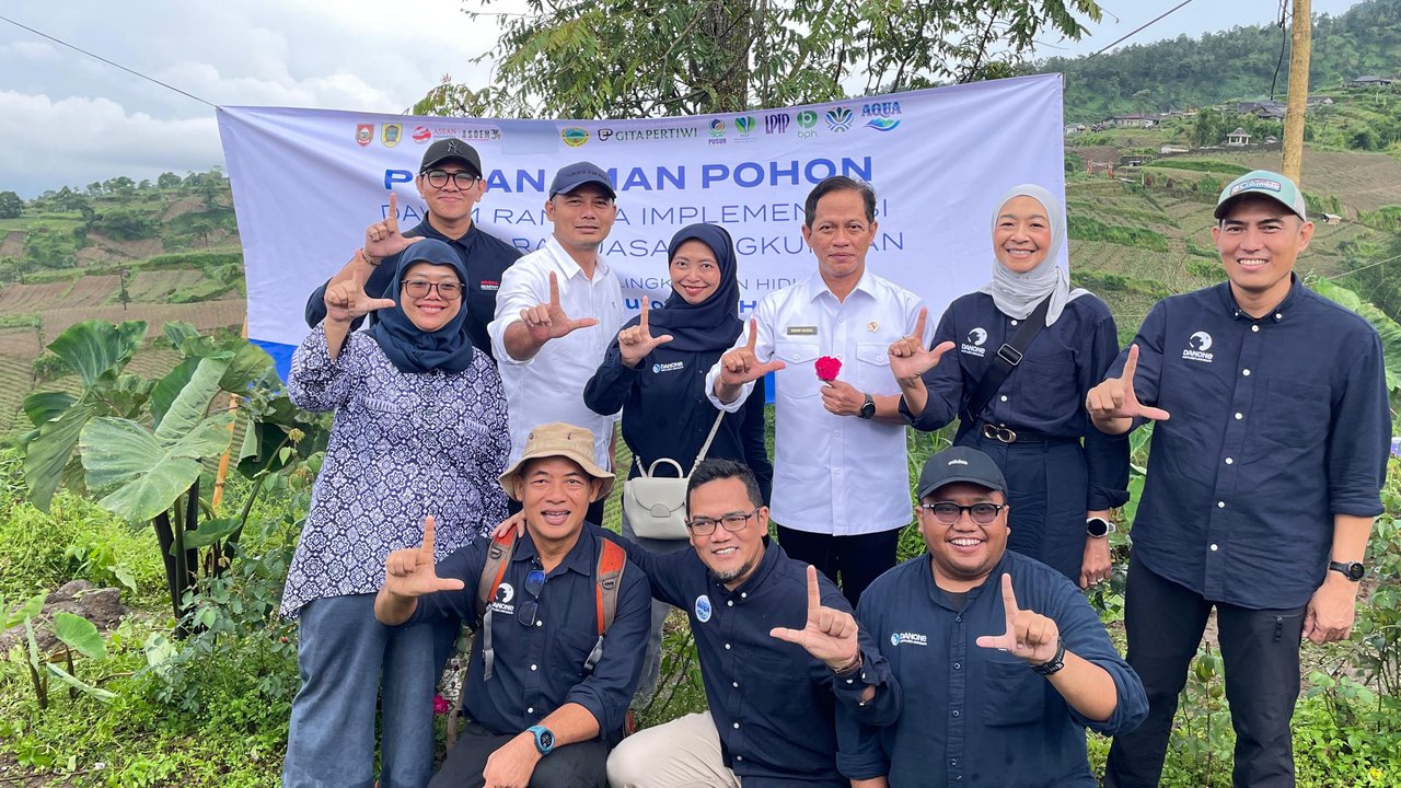 Komitmen Aqua Implementasikan Permen Lingkungan Hidup Soal Pembayaran Jasa Lingkungan