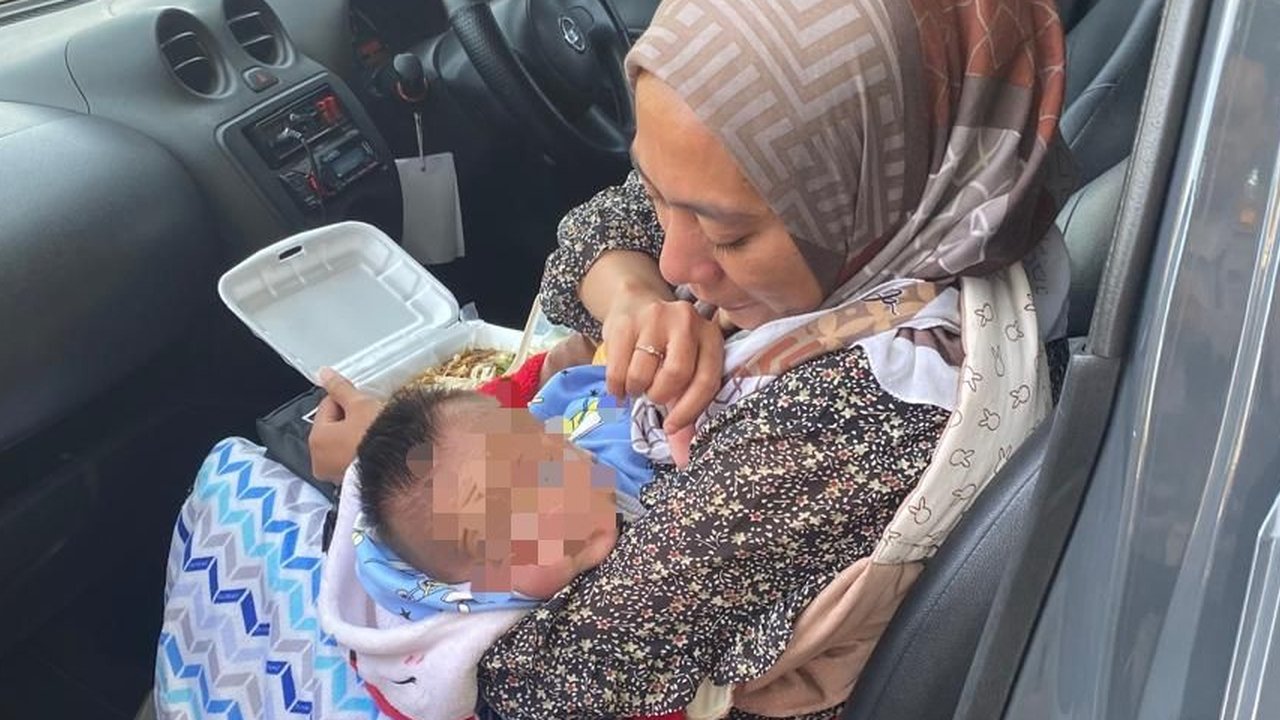 Nestapa Seorang Ibu, Kelaparan Bersama sang Anak saat Ditinggal Suami di Masjid Ciawi