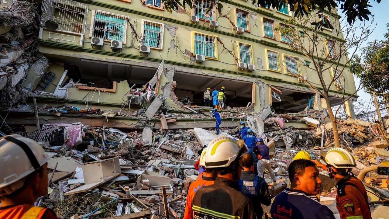 Hercules Mendarat di Myanmar, Bawa Misi Kemanusiaan Indonesia untuk Korban Gempa