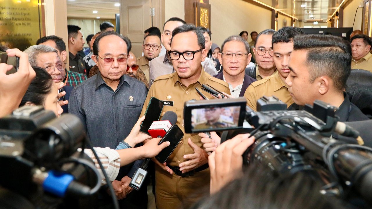 Wamendagri Bima Arya tegaskan Pemilu sebagai sarana memperkuat integrasi bangsa di tengah perbedaan, seraya ingatkan pentingnya netralitas penyelenggara dan efektivitas pelaksanaan.
